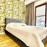 Opera Park 23 Apartman *